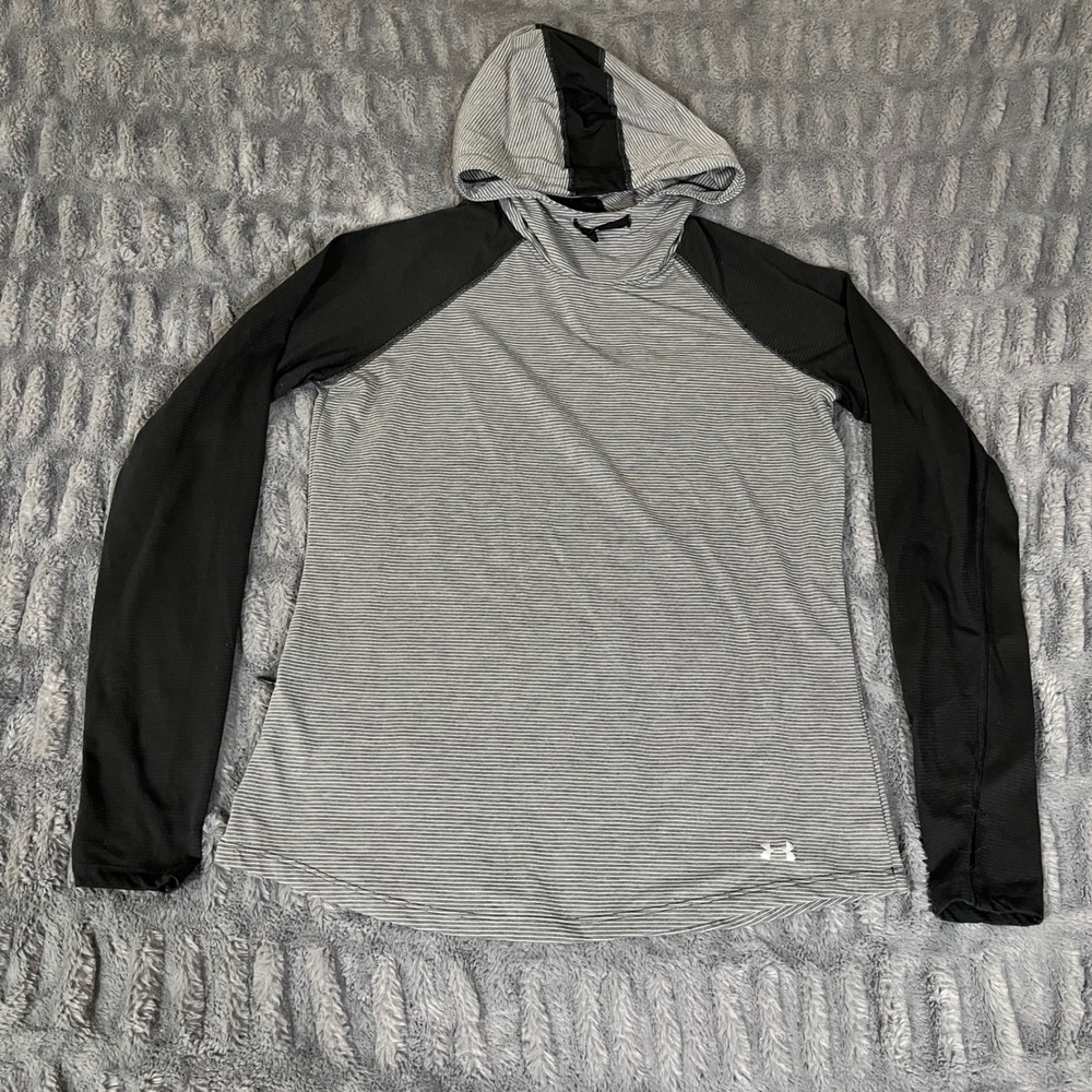 Under Armour Women's Gray Striped Hoodie Athletic Long Sleeve Lightweight Top‎